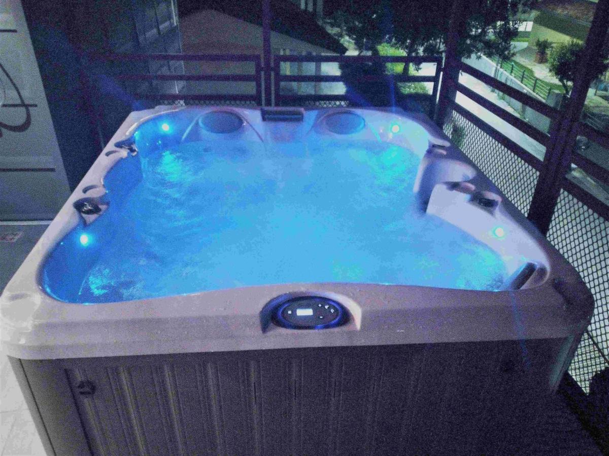 Stunning With Jacuzzi - Beahost Appartamento